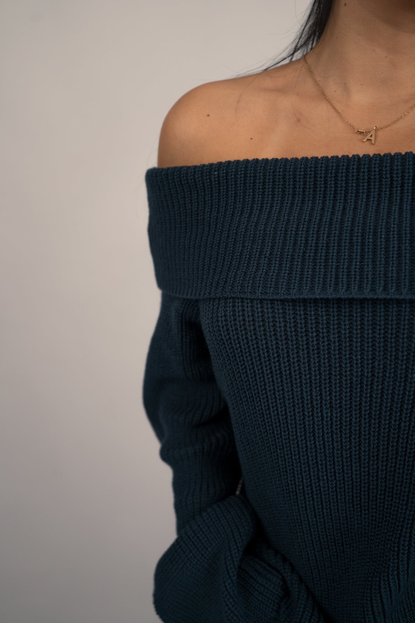 Chompa Off Shoulder