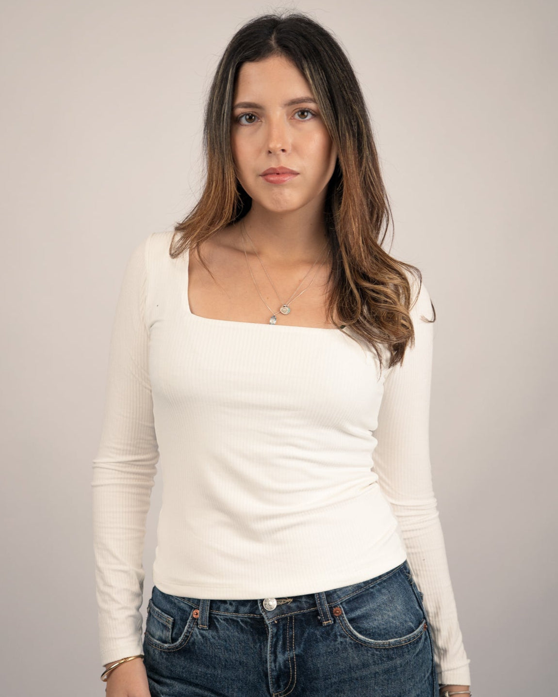 Polo básico cuello cuadrado